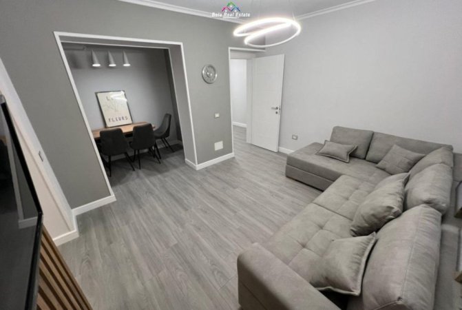 Tirane, jepet me qera apartament 1+1 Kati 1, 60 m² 600 € (Rruga Thanaq Ziko)