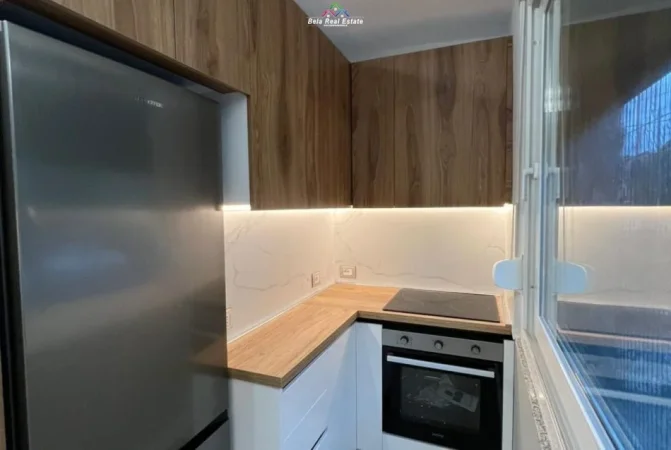 Tirane, jepet me qera apartament 1+1 Kati 1, 60 m² 550 € (Rruga Thanaq Ziko)