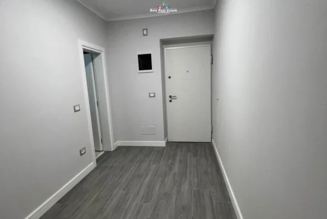 Tirane, jepet me qera apartament 1+1 Kati 1, 60 m² 550 € (Rruga Thanaq Ziko)