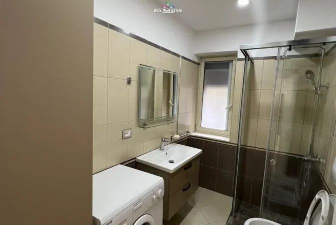 Tirane, jepet me qera apartament 1+1 Kati 1, 60 m² 550 € (Rruga Thanaq Ziko)