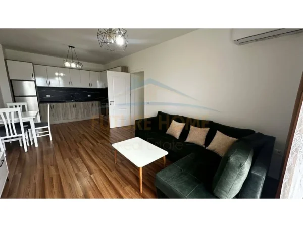 Tirane, shitet apartament 1+1+Ballkon Kati 7, 72 m² 110.000 € (Unaza e Re)