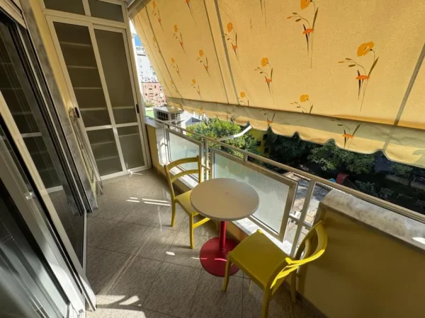 Tirane, shitet apartament 2+1+Ballkon Kati 4, 136 m² 600.000 € (Bllok)