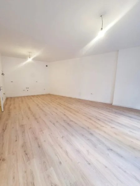 Tirane, shitet apartament 2+1+Aneks+Ballkon Kati 1, 129 m² 280.000 € 