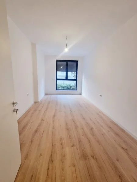 Tirane, shitet apartament 2+1+Aneks+Ballkon Kati 1, 129 m² 280.000 € 