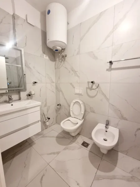 Tirane, shitet apartament 2+1+Aneks+Ballkon Kati 1, 129 m² 280.000 € 