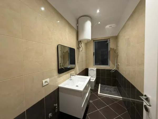 Tirane, shitet apartament 1+1 Kati 3, 60 m² 121.000 € (NELA 5)