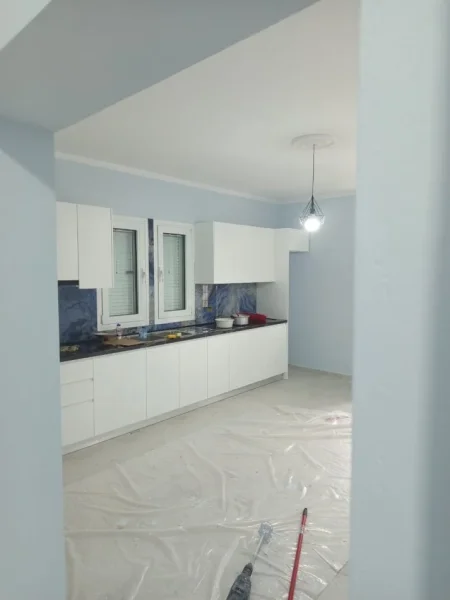 Tirane, jepet me qera Vile 2+1 Kati 3, 100 m² 400 € (Qytet Studenti)