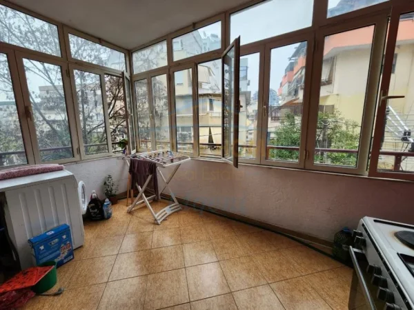 Tirane, shitet apartament 2+1 Kati 1, 92 m² 230.000 € (Kopshti Zoologjik)