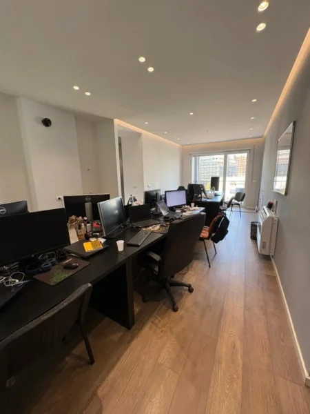 Tirane, shitet apartament 2+1 , 110 m² 299.000 € 