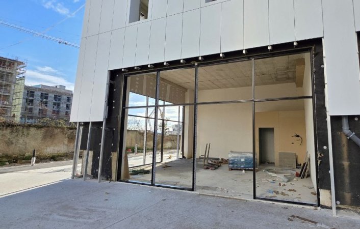 Tirane, jepet me qera dyqan Kati 0, 57 m² 1.250 € (Rruga Xhanfize Keko)