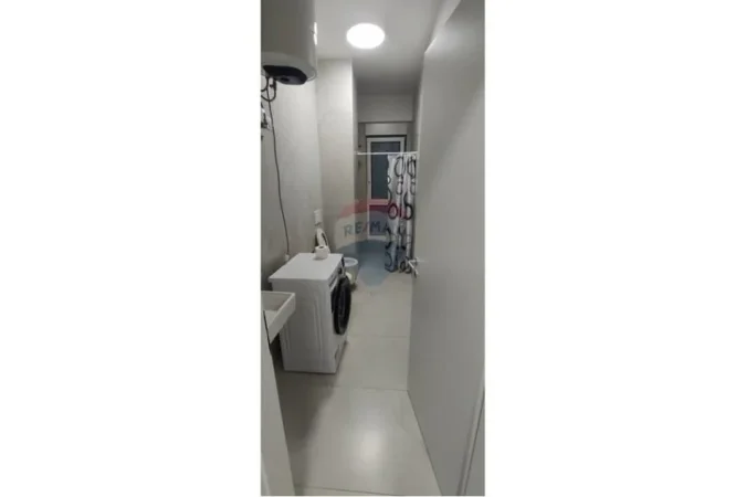 Tirane, jepet me qera apartament 1+1 , 80 m² 400 € 