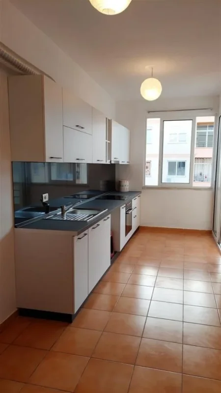 Tirane, jap me qera apartament 2+1+Ballkon Kati 8, 104 m² (Astir, kompleksi Fratari)