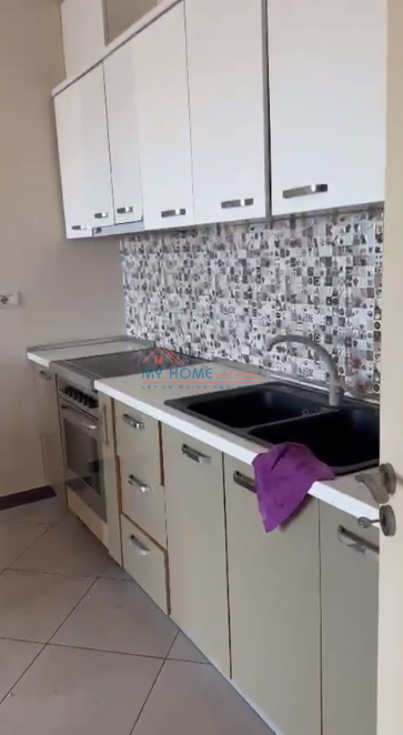 Tirane, jepet me qera apartament 2+1+Ballkon Kati 8, 100 m² 450 € 