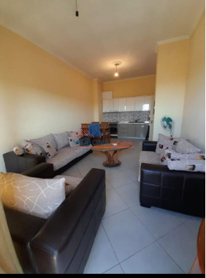 Tirane, jepet me qera apartament 2+1+Ballkon Kati 8, 100 m² 450 € 