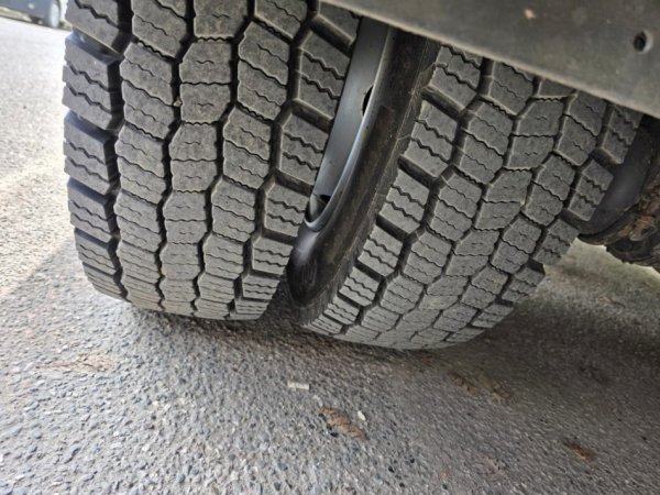 Tirane, shitet Frigorifer Mercedes benz Nafte, automatik Kondicioner 390.001 km 20.000 €