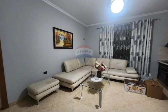 Tirane, jepet me qera apartament 2+1 Kati 6, 450 € 