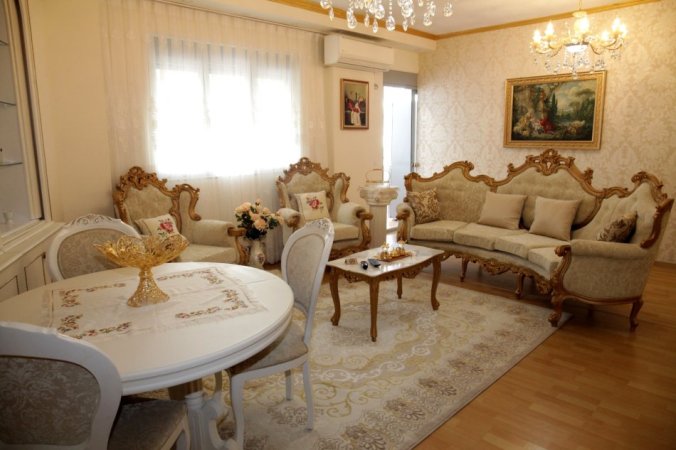 Shkoder, shitet apartament 2+1+Ballkon Kati 5, 93 m² 135.000 €