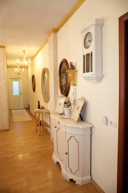 Shkoder, shitet apartament 2+1+Ballkon Kati 5, 93 m² 135.000 €