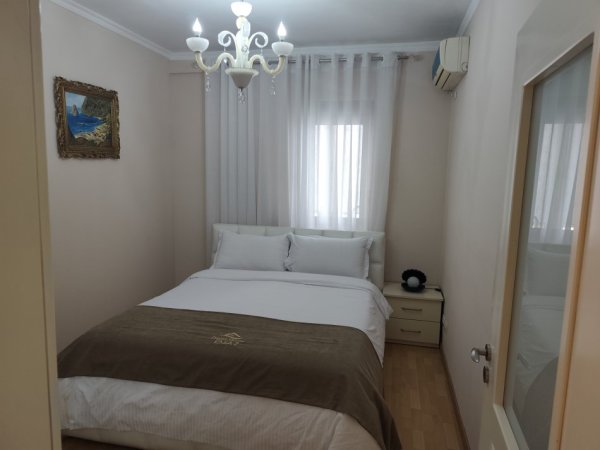 Shkoder, shitet apartament 2+1+Ballkon Kati 5, 93 m² 135.000 €