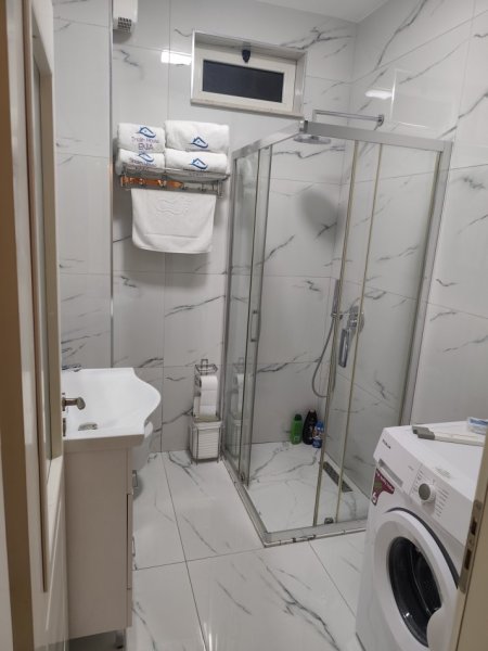 Shkoder, shitet apartament 2+1+Ballkon Kati 5, 93 m² 135.000 €