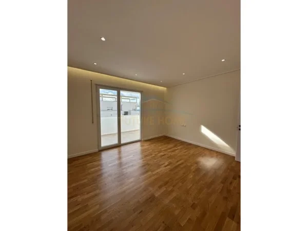 Tirane, shitet apartament 2+1 Kati 5, 86 m² 140.000 € (Qesarak)