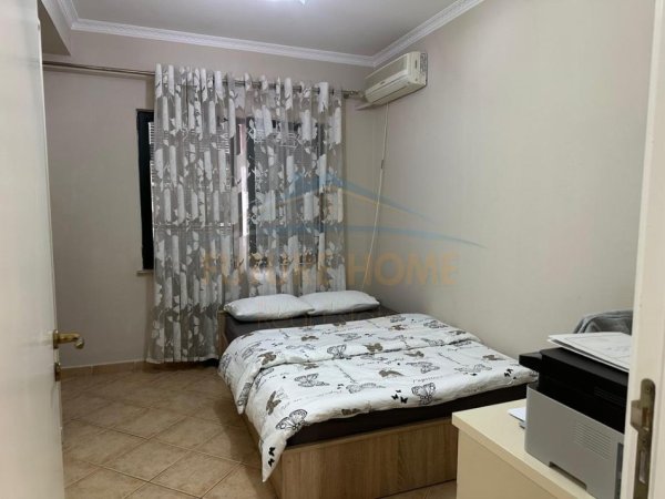 Tirane, shitet apartament 1+1 Kati 5, 104 m² 250.000 € (Stacioni i Trenit)