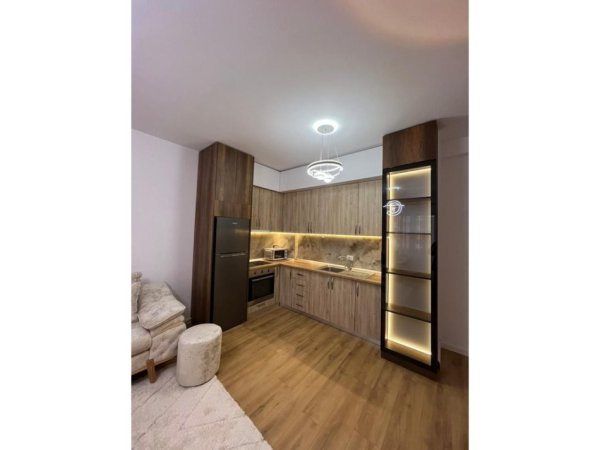 Tirane, shitet apartament 2+1 Kati 8, 94 m² 157.000 € (astir)
