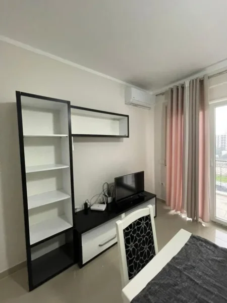 Tirane, jepet me qera apartament 2+1+Ballkon Kati 4, 90 m² 500 € (Ish Dogana)