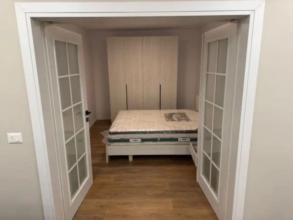 Tirane, jepet me qera apartament Kati 0, 46 m² 700 € 