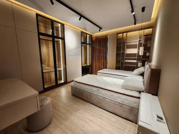 Tirane, jepet me qera apartament 2+1+Ballkon Kati 0, 200 m² (TEG)