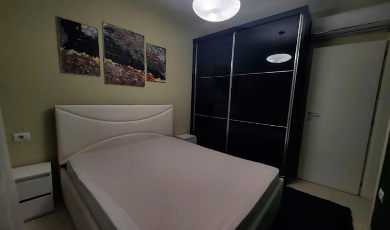 Tirane, jepet me qera apartament 2+1+Ballkon Kati 4, 94 m² 900 € (Stadiumi Dinamo)