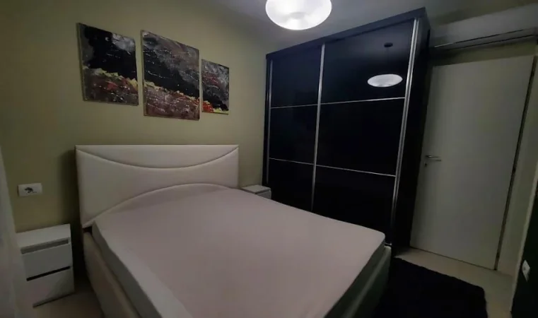 Tirane, jepet me qera apartament 2+1+Ballkon Kati 4, 94 m² 900 € (Stadiumi Dinamo)