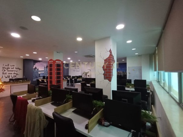 Tirane, shes zyre Kati 1, 222 m² 888.000 € (Rruga.Kavajes , Condor center Tirana Albania)