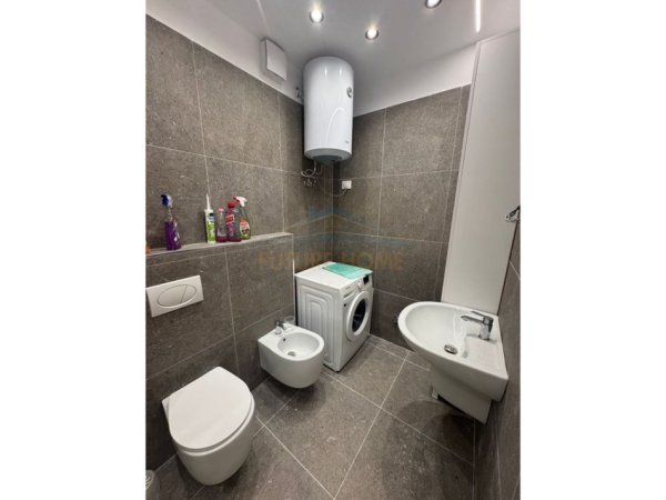 Tirane, jepet me qera apartament 1+1 Kati 3, 63 m² 600 € (Rezidenca Oasis,Unaza e Re)