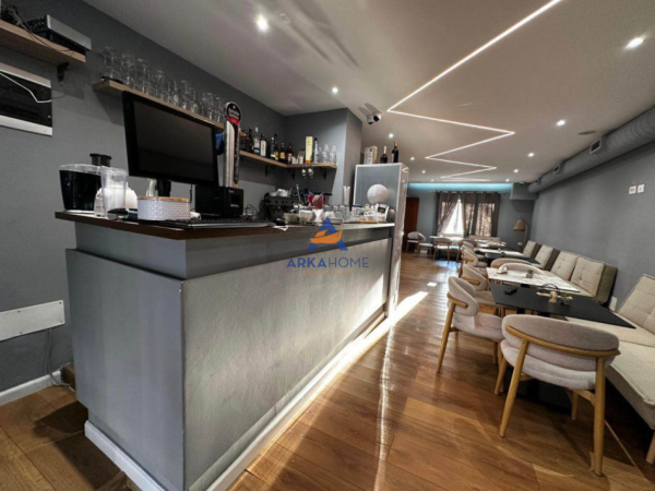 Tirane, shitet bar-kafe Kati 0, 105 m² (komuna e parisit)