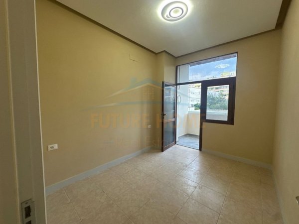 Durres, shitet apartament 2+1 Kati 2, 115 m² 130.000 € 