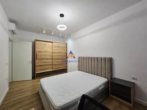 Tirane, jepet me qera apartament 3+1+Ballkon Kati 9, 103 m² 831 € (fusha e aviacionit)