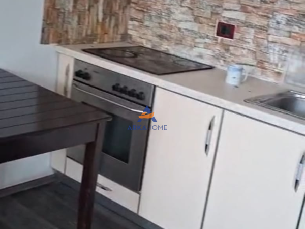 Tirane, jepet me qera apartament 2+1 Kati 3, 120 m² 450 € (astiri)