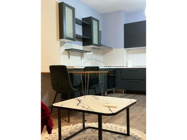 Tirane, jepet me qera apartament 1+1 Kati 1, 57 m² 467 € (Unaza e Re)