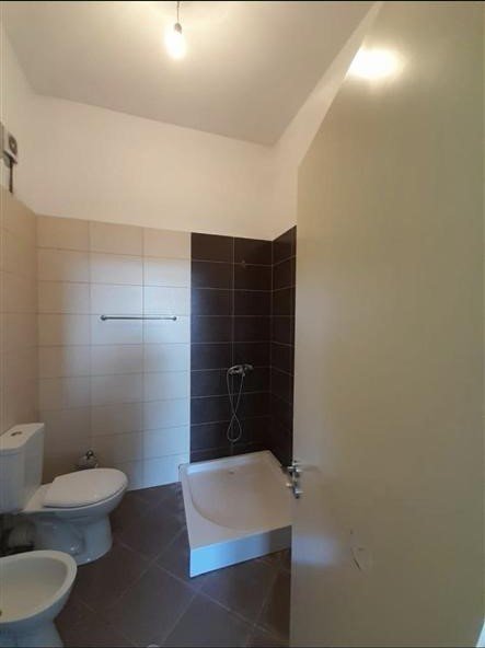 Tirane, jepet me qera apartament 2+1+Ballkon Kati 8, 100 m² 470 € (Astir/Rr.Dhaskal Todri)