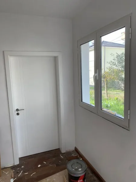 Tirane, jepet me qera shtepi 1+1 Kati 1, 50 m² 250 € (Paskuqan)