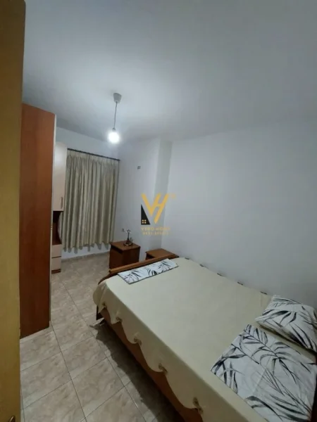 Tirane, jepet me qera apartament 2+1+Ballkon Kati 3, 120 m² 600 € (KOPSHTI BOTANIK)