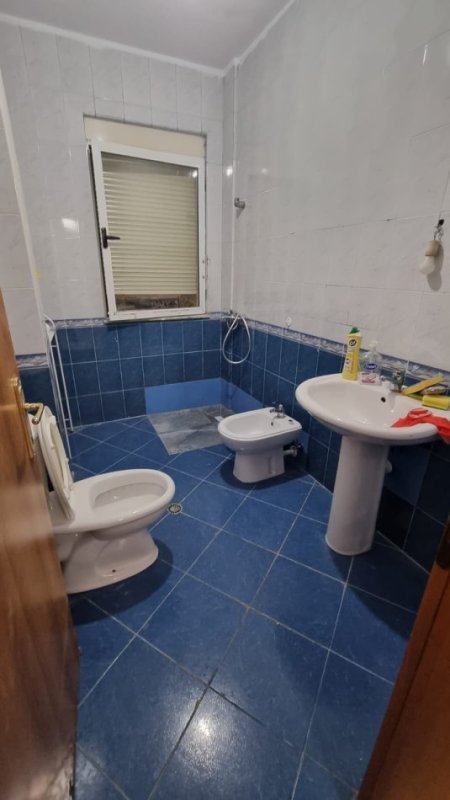 Jepet me Qira Apartament 1+1 ne Don Bosko, pranë Rrugës kryesore,  450 €uro