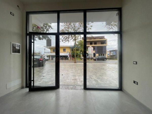 Tirane, jepet me qera ambjent biznesi Kati 0, 40 m² (Paskuqan)
