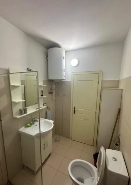 Tirane, jepet me qera apartament 2+1 Kati 5, 72 m² 500 € (Porcelan)
