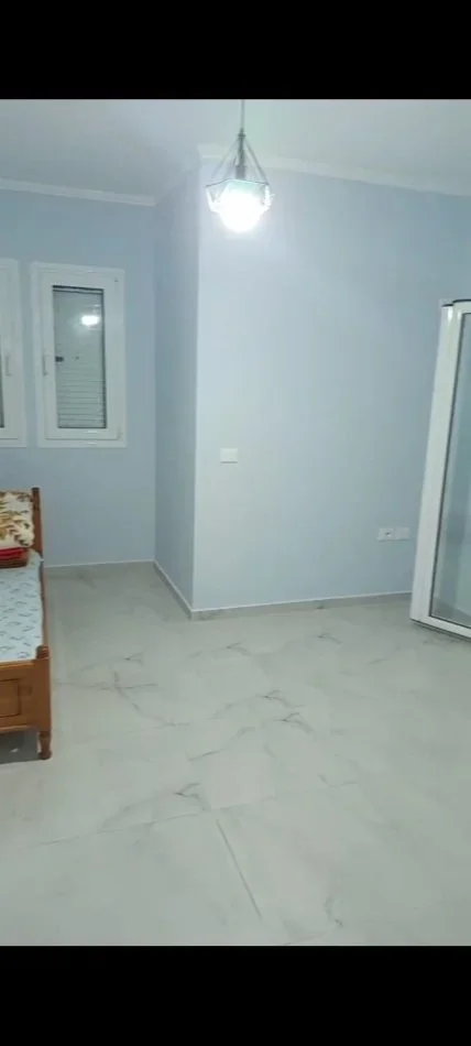 Tirane, jepet me qera shtepi 2+1 Kati 3, 100 m² 400 € (Shefqet Ndroqi)