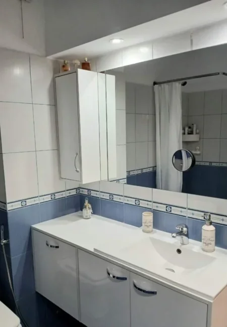 Tirane, jepet me qera shtepi 2+1 Kati 2, 87 m² 520 € (Pasticeri Melisa)