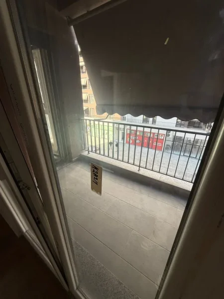 Tirane, jepet me qera apartament 1+1+Ballkon Kati 2, 60 m² 300 € (Kamez)