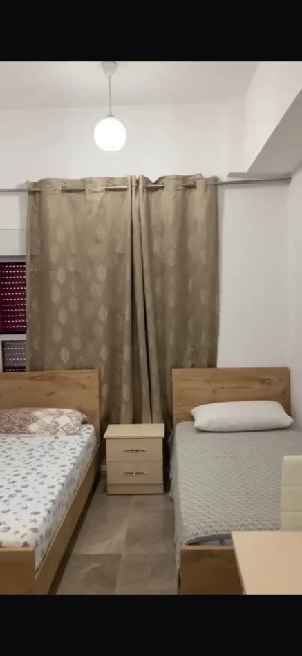 Tirane, jepet me qera garsonier 1+1 Kati 0, 30 m² 300 € (Ali Demi)