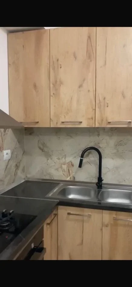 Tirane, jepet me qera garsonier 1+1 Kati 0, 30 m² 300 € (Ali Demi)